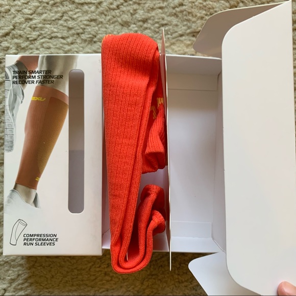 NWT Unisex 2xu Compression Performance Run Sleeves - Orange Calf Sleeves - Picture 4 of 6